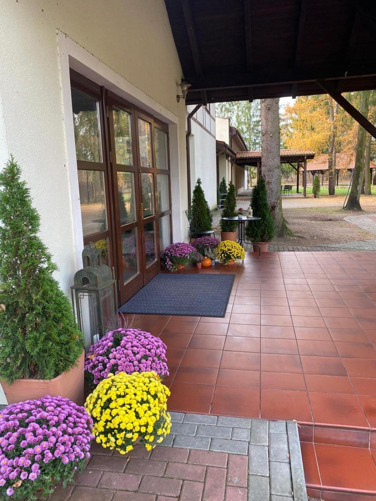 Hotel Restauracja Cztery Pory Roku Orneta Экстерьер фото