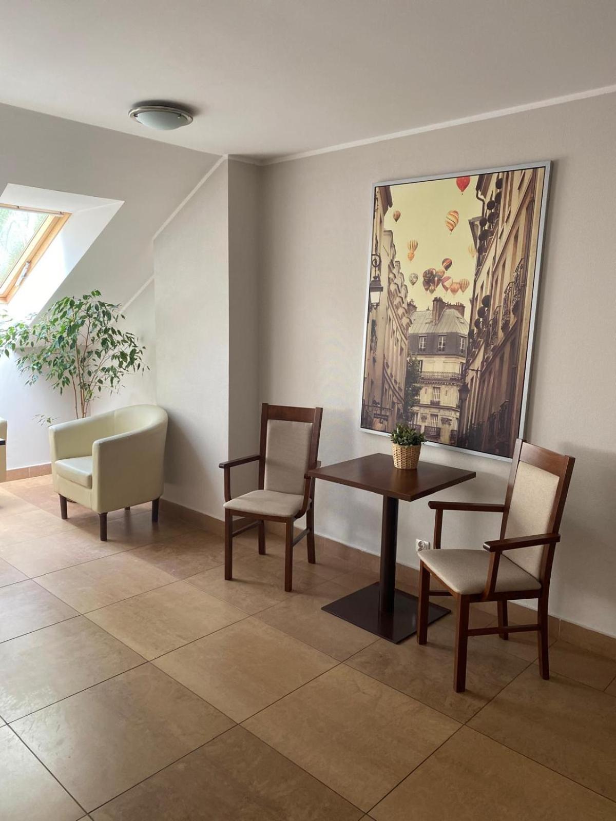 Hotel Restauracja Cztery Pory Roku Orneta Экстерьер фото